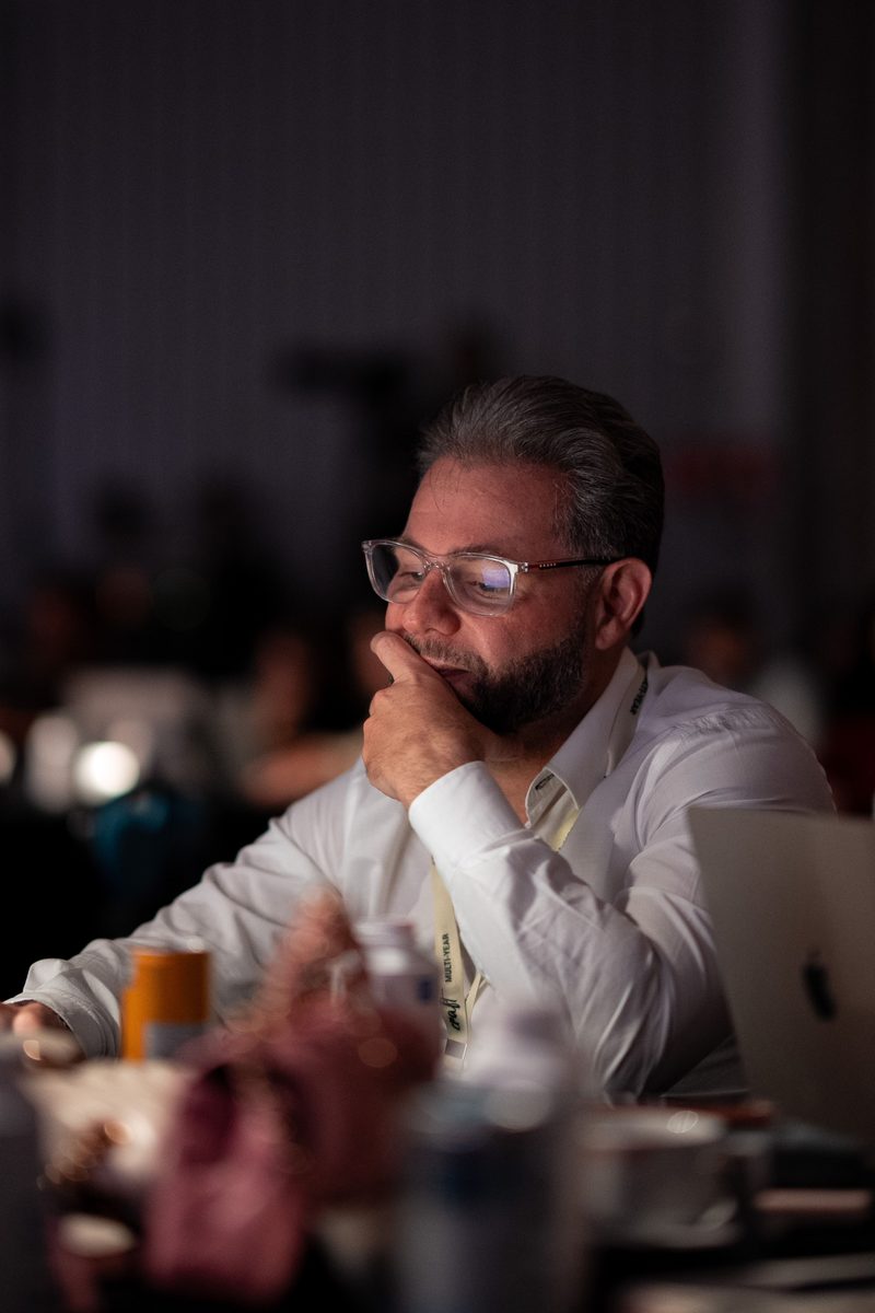 Vinicius no computador